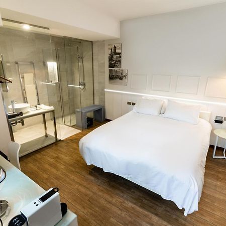 Cosmopolitano Hotel Boutique Santa Cruz de La Sierra Exterior foto A room at the hotel