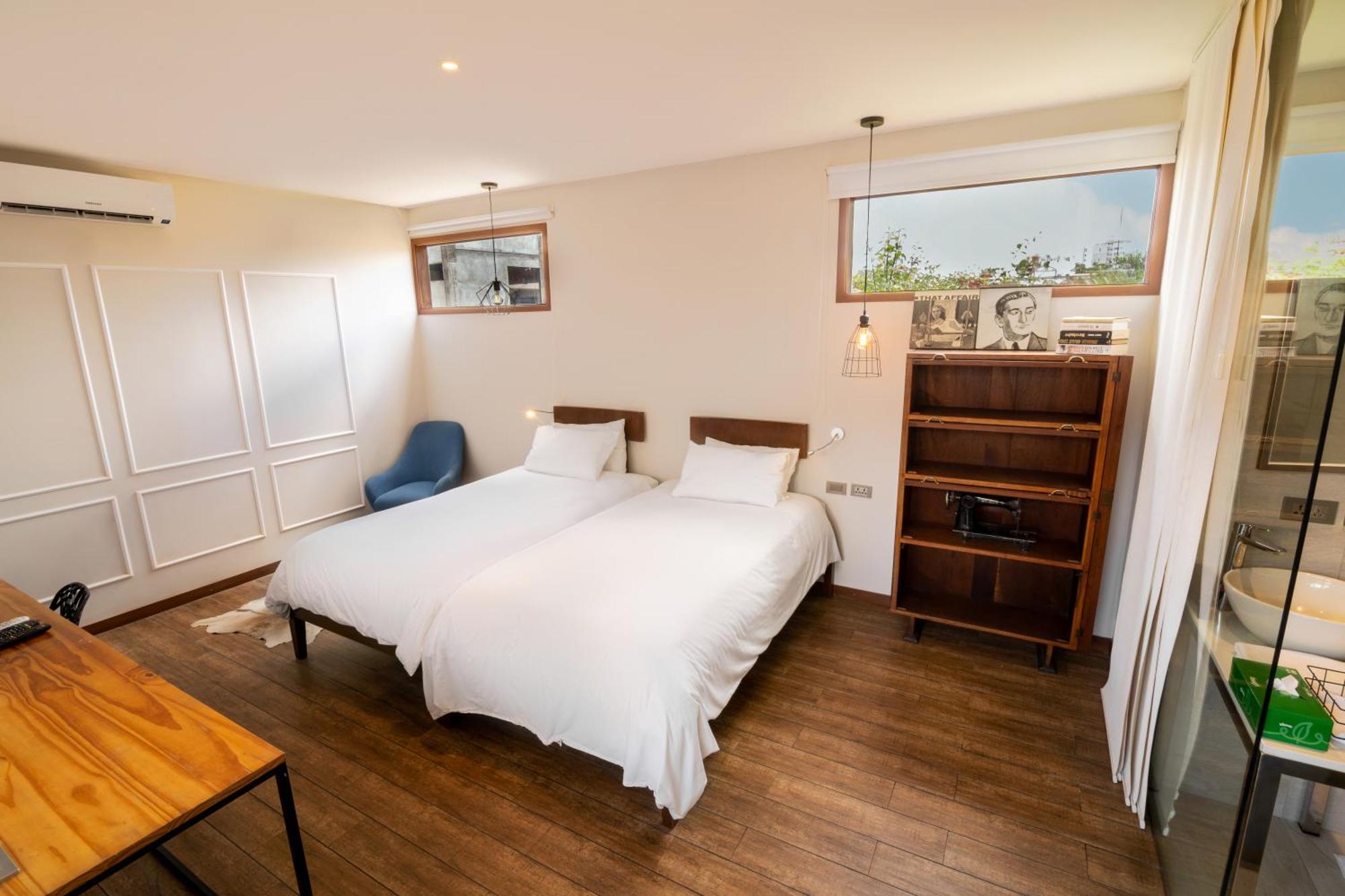 Cosmopolitano Hotel Boutique Santa Cruz de La Sierra Exterior foto A typical studio apartment in Madrid, Spain